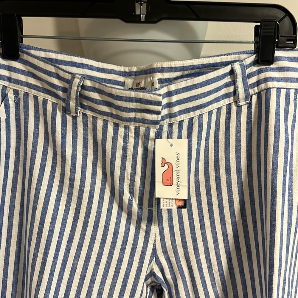 Easy summer pant from Vineyard Vines.  Cropped length.
